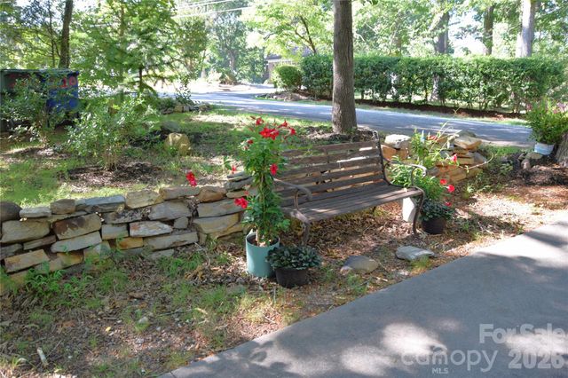 220 5th Street NE, Conover, NC 28613