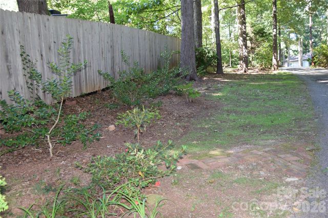 220 5th Street NE, Conover, NC 28613