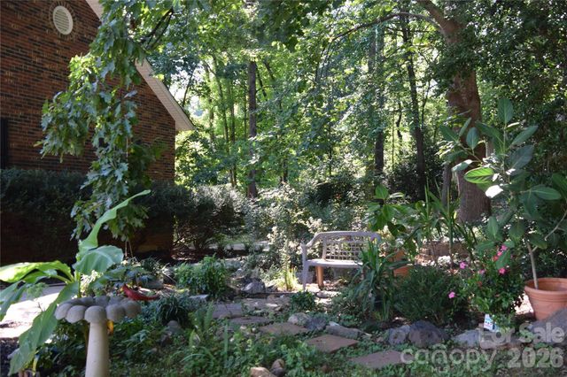 220 5th Street NE, Conover, NC 28613
