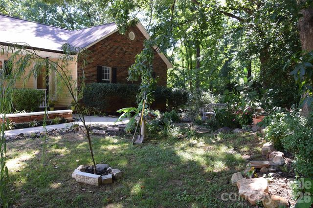 220 5th Street NE, Conover, NC 28613