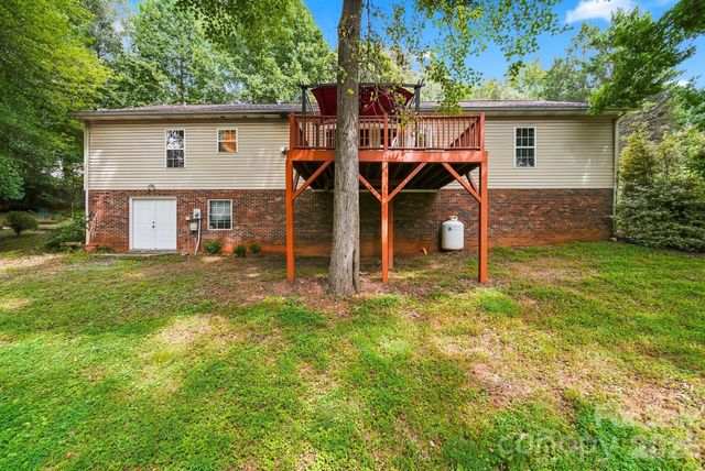 220 5th Street NE, Conover, NC 28613