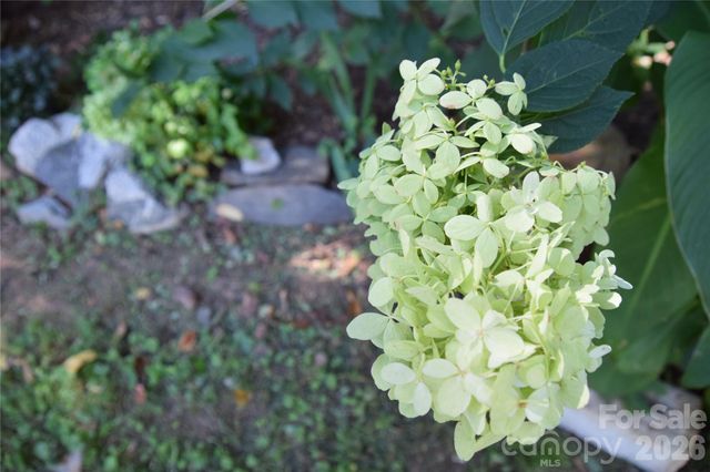 220 5th Street NE, Conover, NC 28613