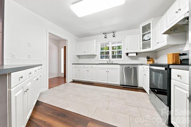 220 5th Street NE, Conover, NC 28613
