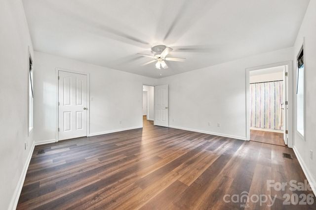 220 5th Street NE, Conover, NC 28613