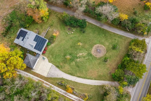 29652 W Roberts Road, Island Lake, IL 60042