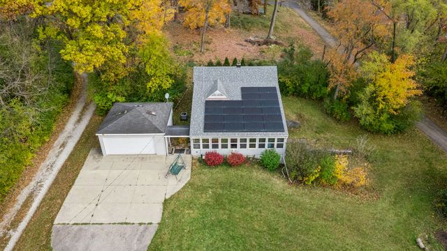 29652 W Roberts Road, Island Lake, IL 60042