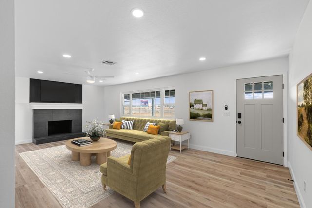 420 E Bellevue Rd, Merced, CA 95348