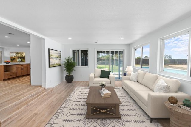 420 E Bellevue Rd, Merced, CA 95348