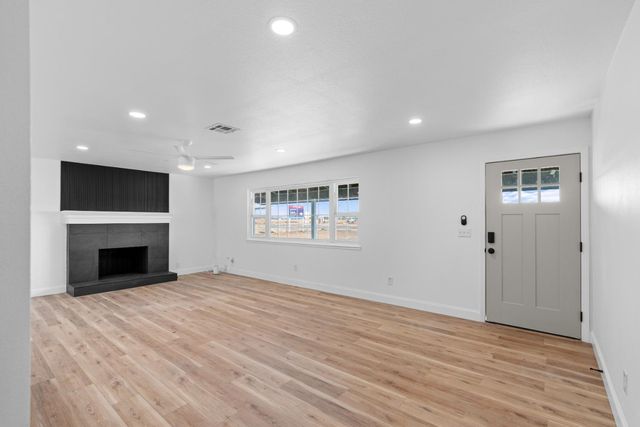 420 E Bellevue Rd, Merced, CA 95348