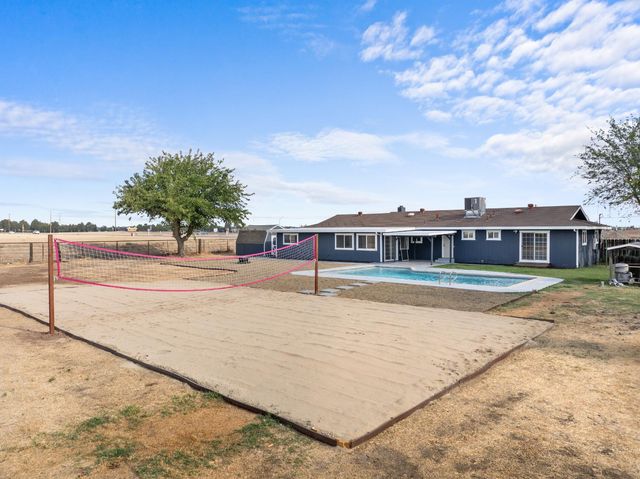 420 E Bellevue Rd, Merced, CA 95348