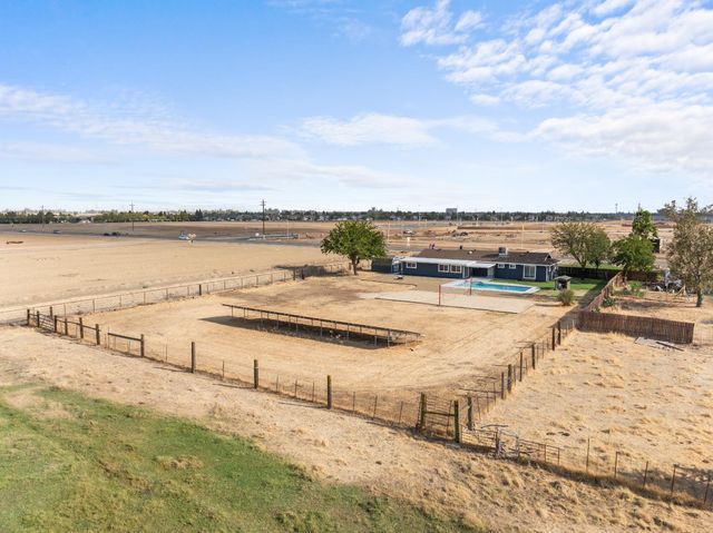 420 E Bellevue Rd, Merced, CA 95348