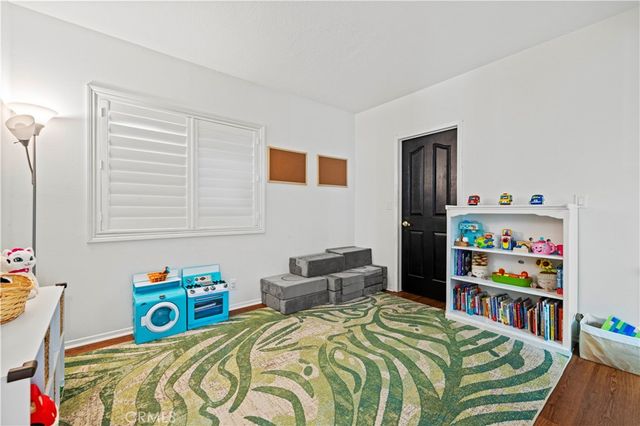 29342 Hidden Oak, Canyon Country, CA 91387