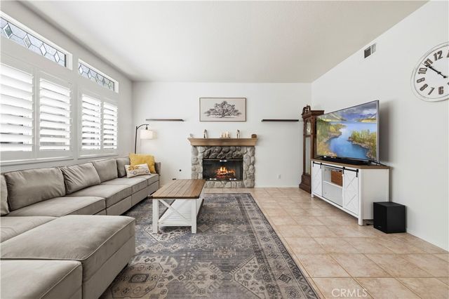 29342 Hidden Oak, Canyon Country, CA 91387