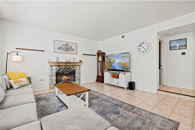 29342 Hidden Oak, Canyon Country, CA 91387