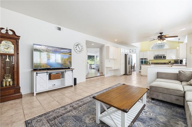 29342 Hidden Oak, Canyon Country, CA 91387