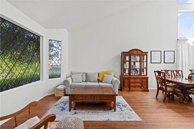 29342 Hidden Oak, Canyon Country, CA 91387