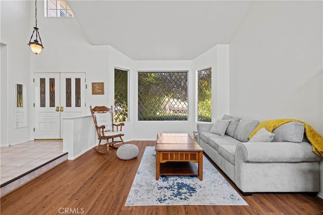 29342 Hidden Oak, Canyon Country, CA 91387