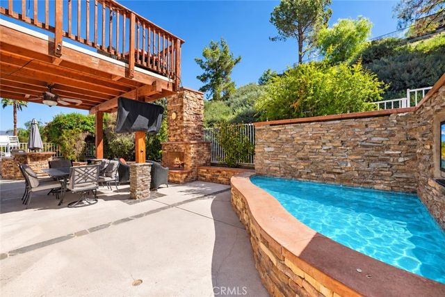 29342 Hidden Oak, Canyon Country, CA 91387