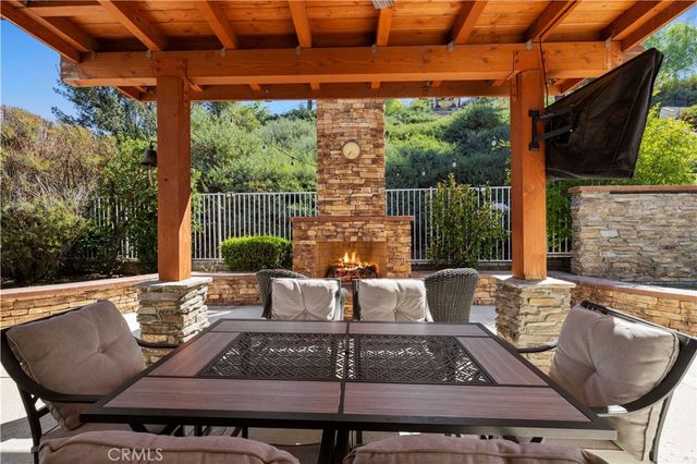29342 Hidden Oak, Canyon Country, CA 91387