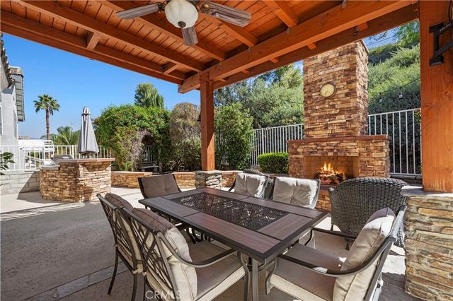 29342 Hidden Oak, Canyon Country, CA 91387