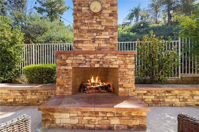 29342 Hidden Oak, Canyon Country, CA 91387