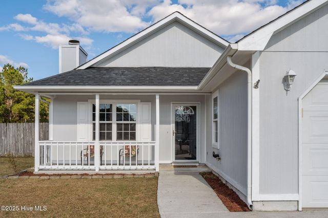 506 Sumrell Way, Hubert, NC 28539