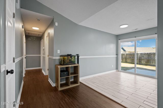 506 Sumrell Way, Hubert, NC 28539