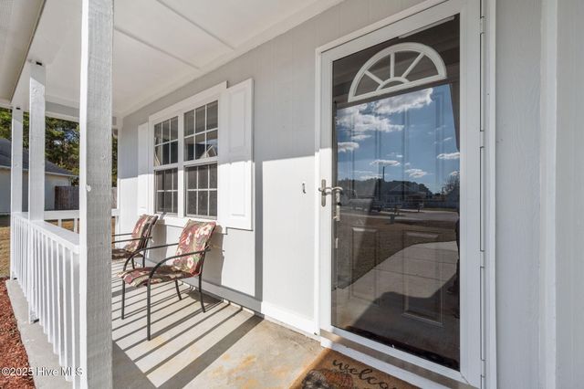 506 Sumrell Way, Hubert, NC 28539