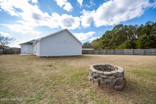 506 Sumrell Way, Hubert, NC 28539