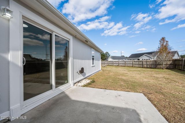 506 Sumrell Way, Hubert, NC 28539