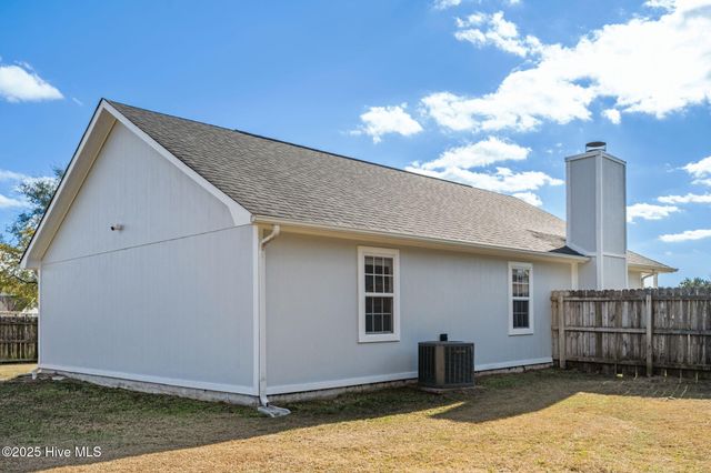 506 Sumrell Way, Hubert, NC 28539