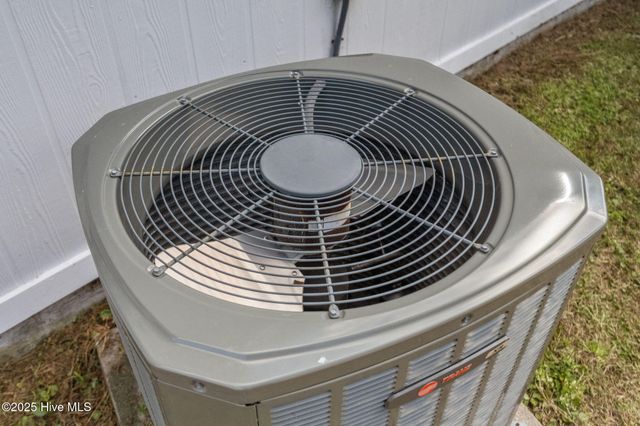 506 Sumrell Way, Hubert, NC 28539