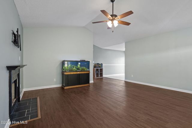 506 Sumrell Way, Hubert, NC 28539