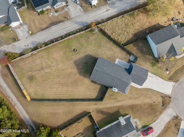 506 Sumrell Way, Hubert, NC 28539