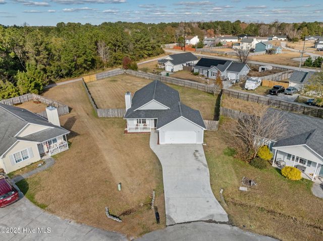 506 Sumrell Way, Hubert, NC 28539