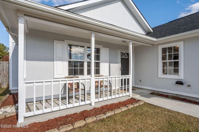 506 Sumrell Way, Hubert, NC 28539