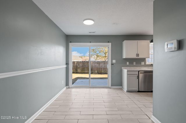 506 Sumrell Way, Hubert, NC 28539