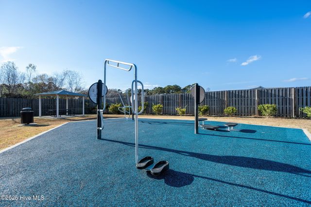 506 Sumrell Way, Hubert, NC 28539