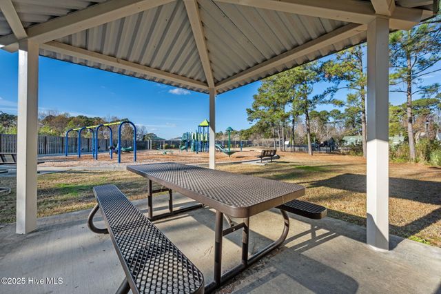 506 Sumrell Way, Hubert, NC 28539