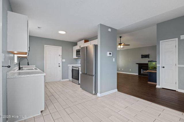 506 Sumrell Way, Hubert, NC 28539