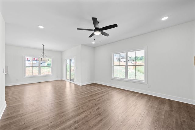 3060 Timberdale Dr, Clarksville, TN 37042