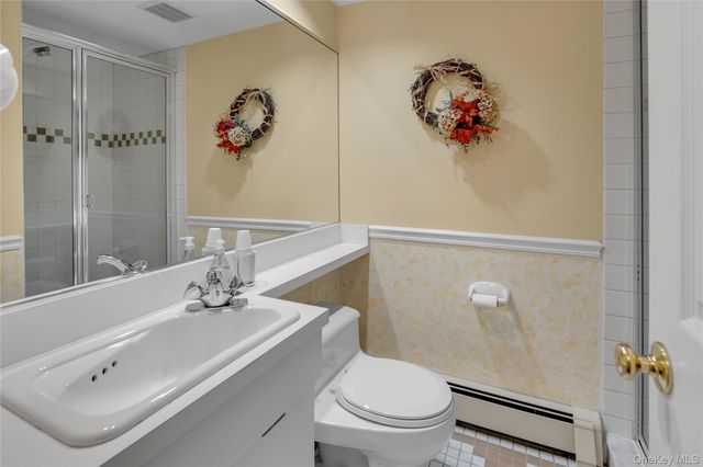 6 Primrose Lane, Huntington, NY 11743