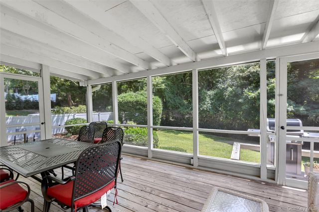 6 Primrose Lane, Huntington, NY 11743