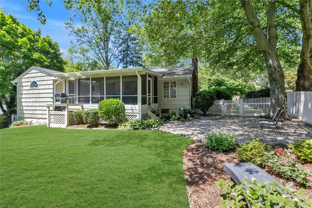 6 Primrose Lane, Huntington, NY 11743