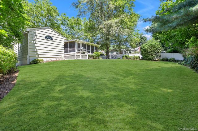 6 Primrose Lane, Huntington, NY 11743