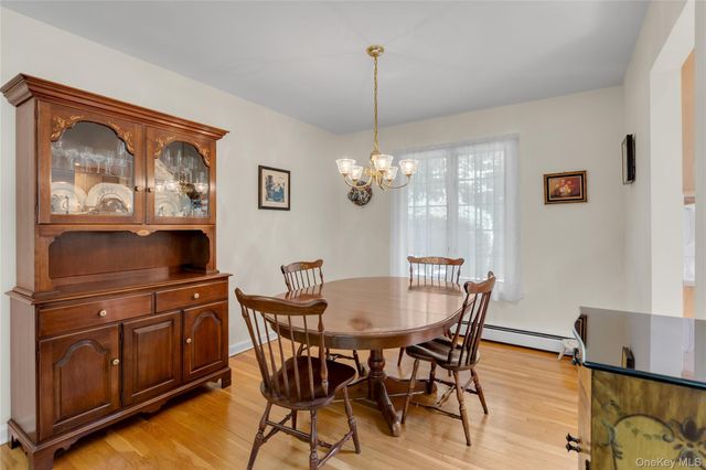 6 Primrose Lane, Huntington, NY 11743