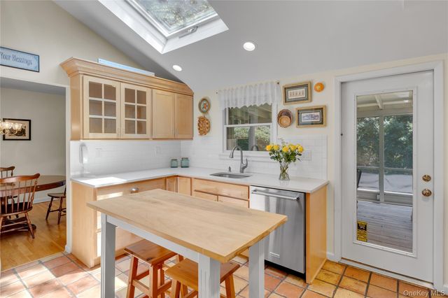 6 Primrose Lane, Huntington, NY 11743