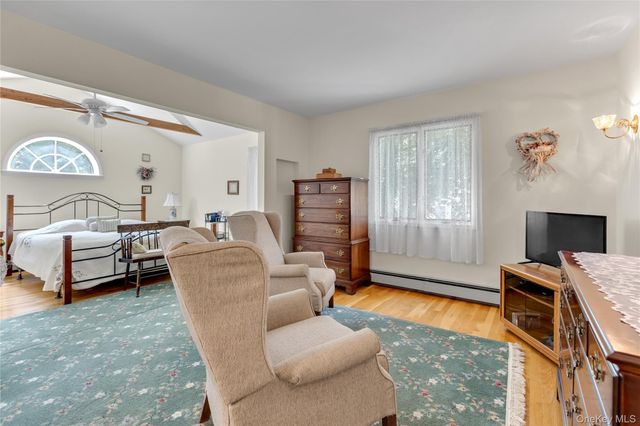 6 Primrose Lane, Huntington, NY 11743