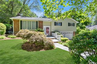 6 Primrose Lane, Huntington, NY 11743