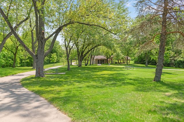 1077 Century Avenue S, Maplewood, MN 55119